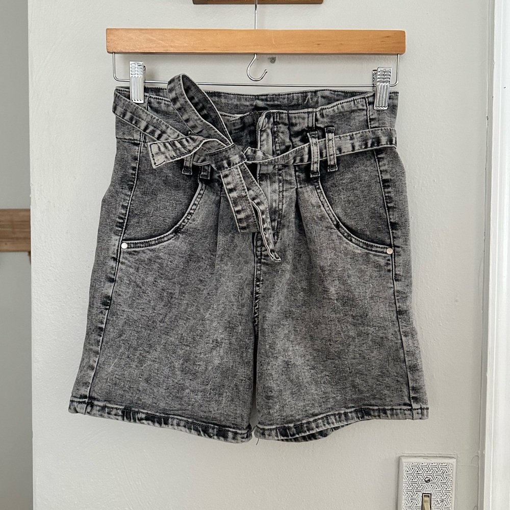 Redial black stonewash high waist denim shorts sz: Small